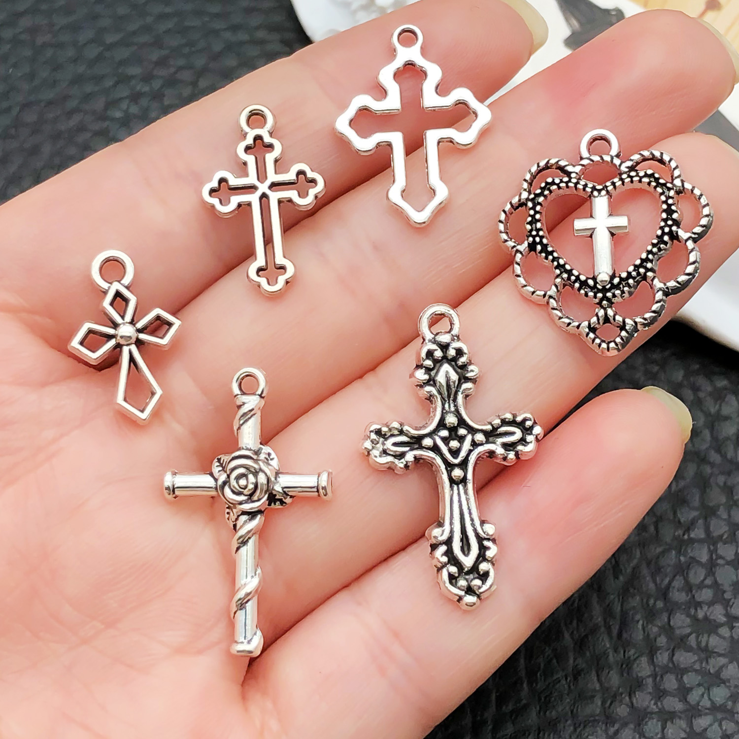 52pcs Assorted Cross Pendants  - Ethnic Fashion Style recension och pris